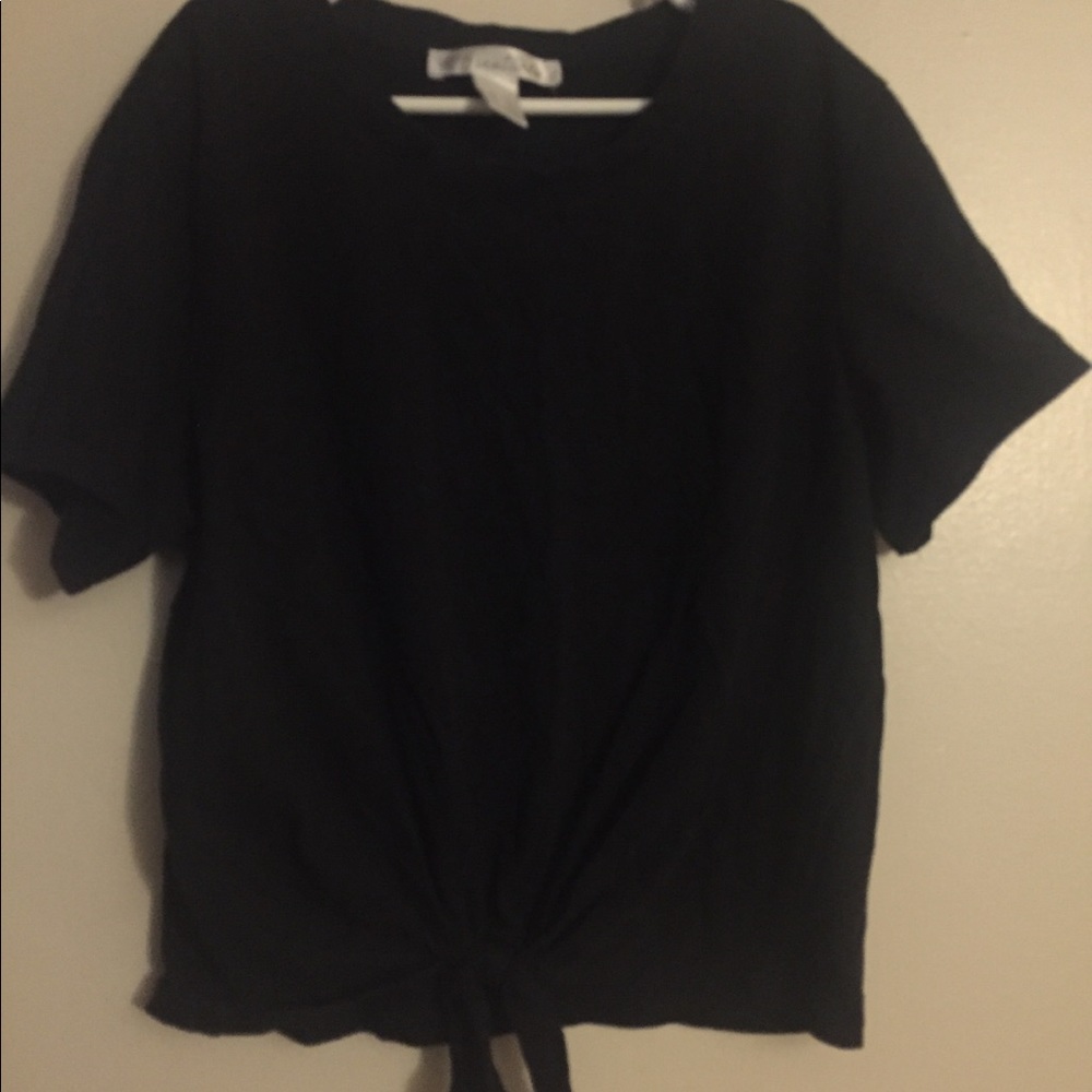 🍁NWOT-Cute Tie up black skirt